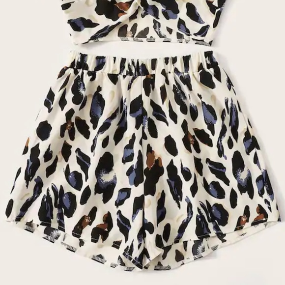 Leopard Print Twist Front Blouse With Shorts - Picture 3 of 8